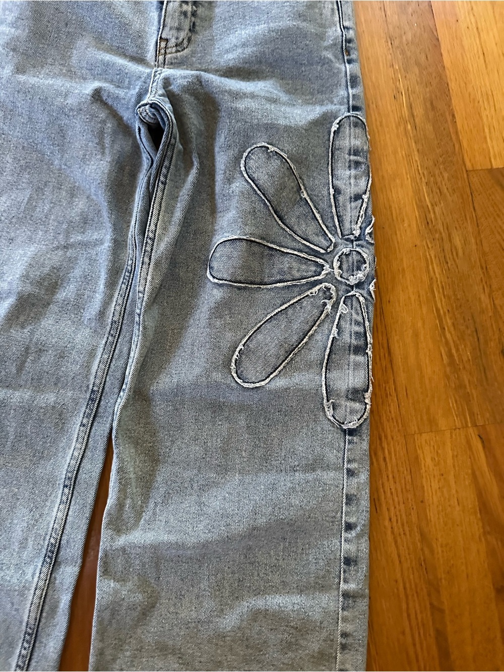 Light Blue Straight-Leg Women's Jeans with Daisy Stitch Detail - Picture 6 of 8
